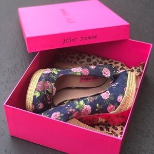 Betsey Johnson Denim Maggi Pumps